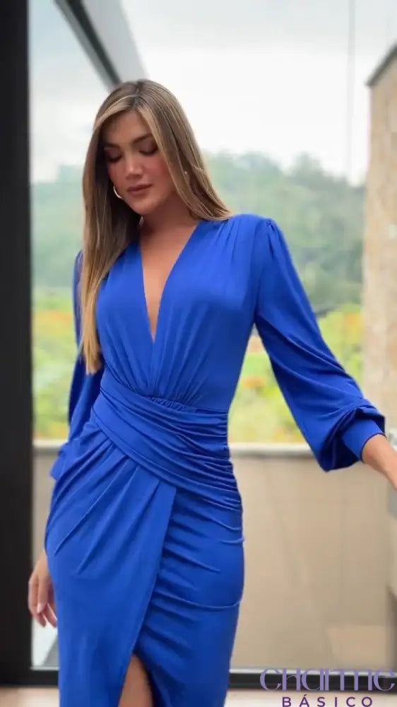 Vestido Andressa – Sofisticação e Poder em Uma Só Peça!