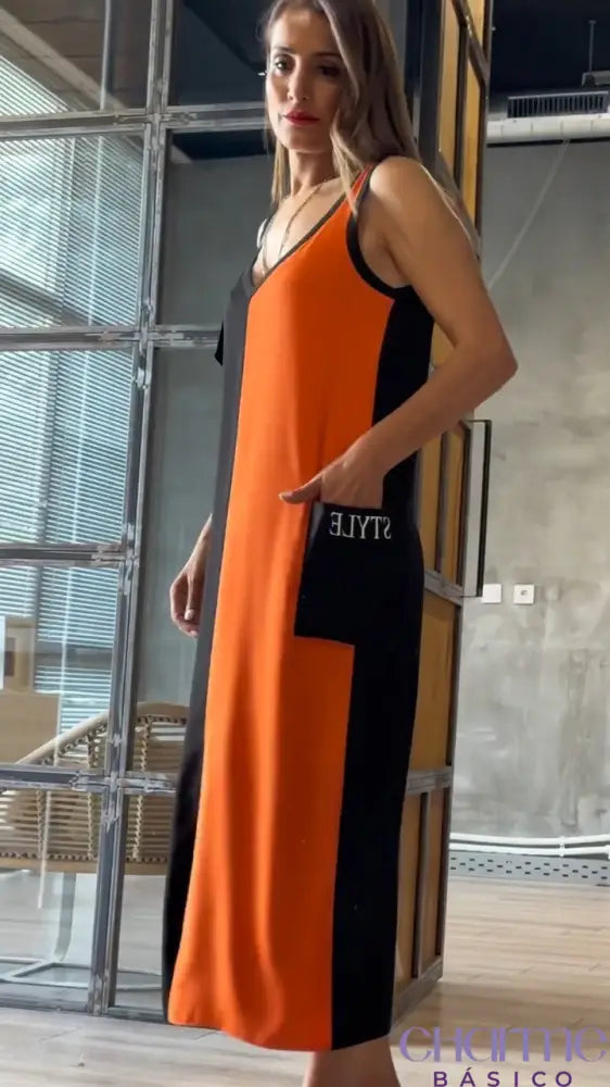 Vestido Bicolor Luísa – Modernidade e Sofisticação em Cada Detalhe