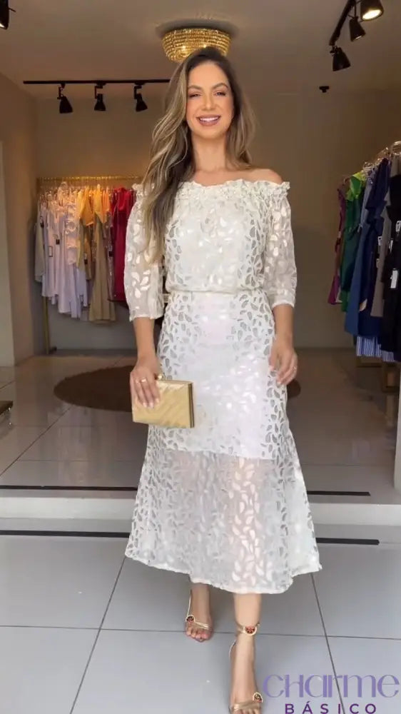 Vestido Renda Bianca - Elegância Atemporal com Delicadeza