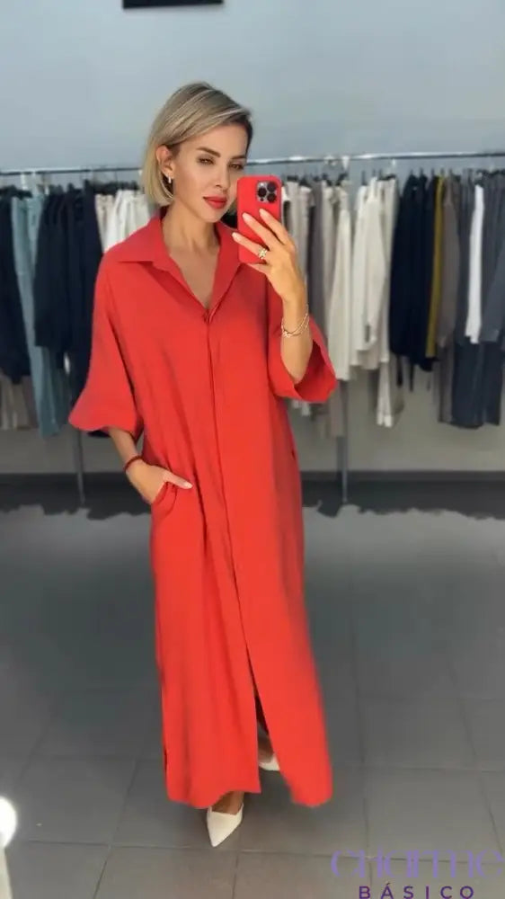 Vestido Sofia – A Elegância do Minimalismo com Conforto Absoluto