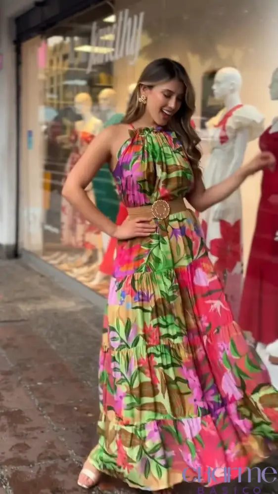 Vestido Tropical Paraíso - Vibração e Elegância para os Dias de Sol