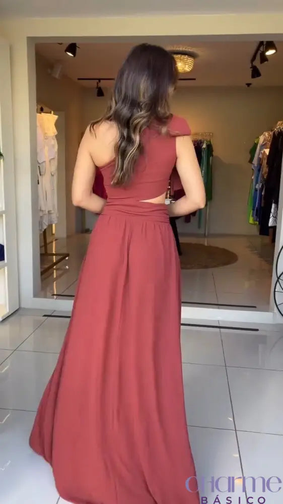 Vestido Verona – Elegância que Transcende Tendências!